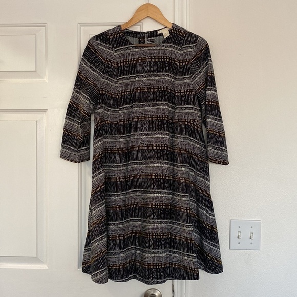 H&M Dresses & Skirts - H&M bohemian boxy a-line dress with quarter length sleeves.